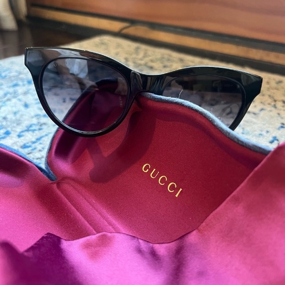 Gucci Cat-Eye Sunglasses - Picture 4 of 6